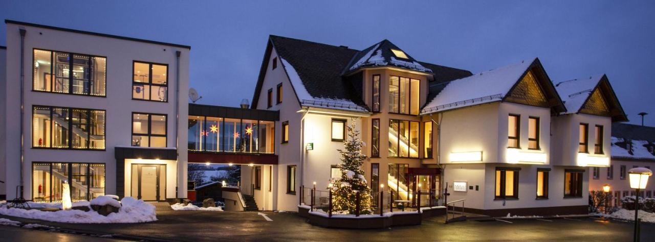 Haus Hubertus Hotel Winterspelt ภายนอก รูปภาพ