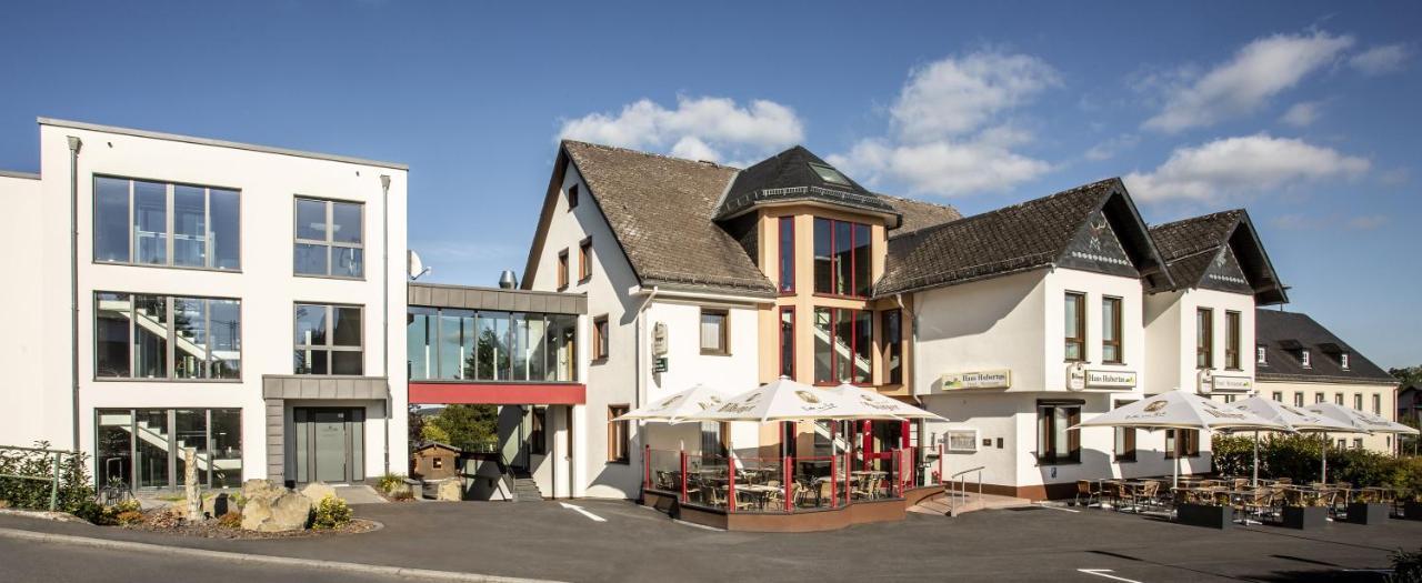 Haus Hubertus Hotel Winterspelt ภายนอก รูปภาพ