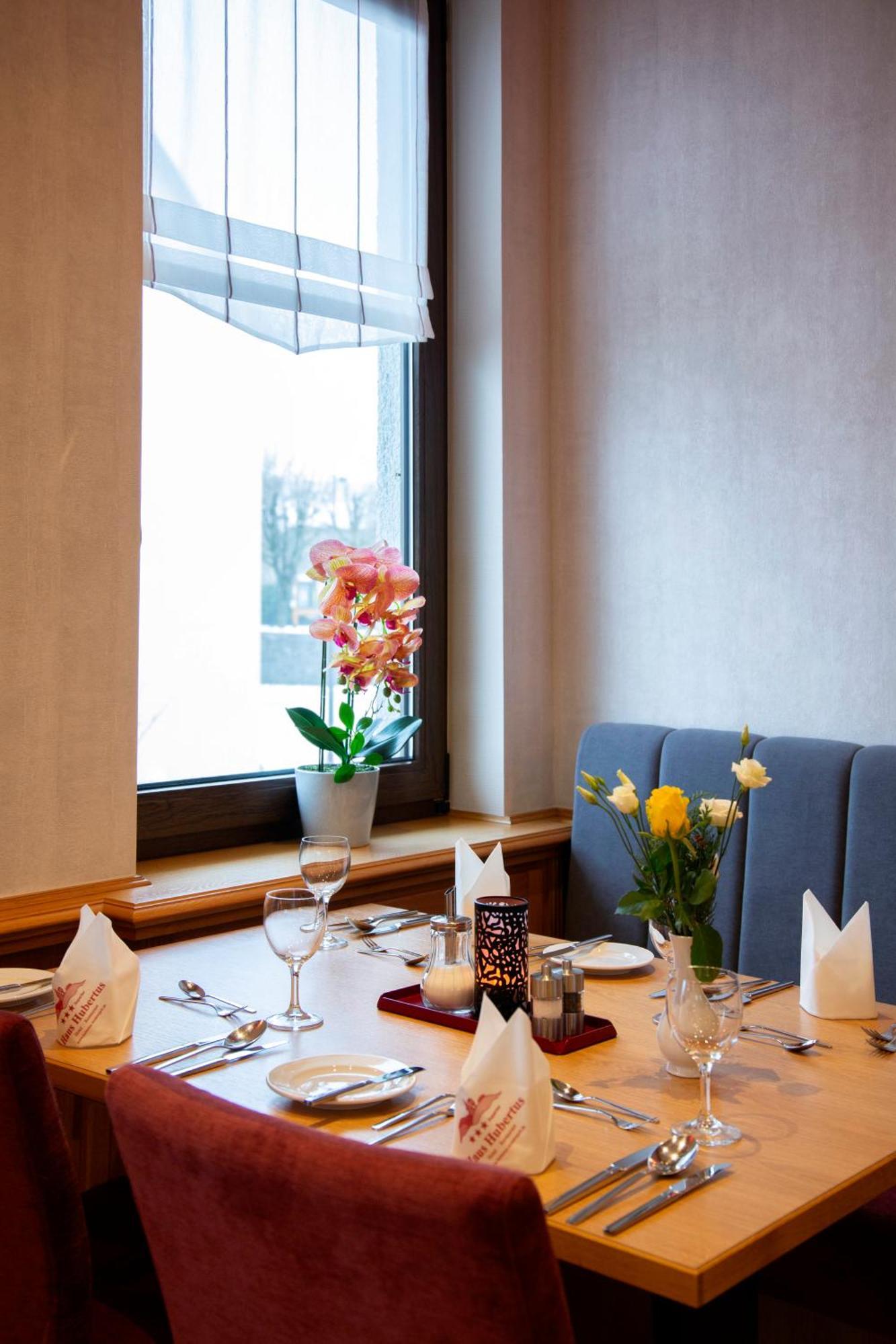 Haus Hubertus Hotel Winterspelt ภายนอก รูปภาพ