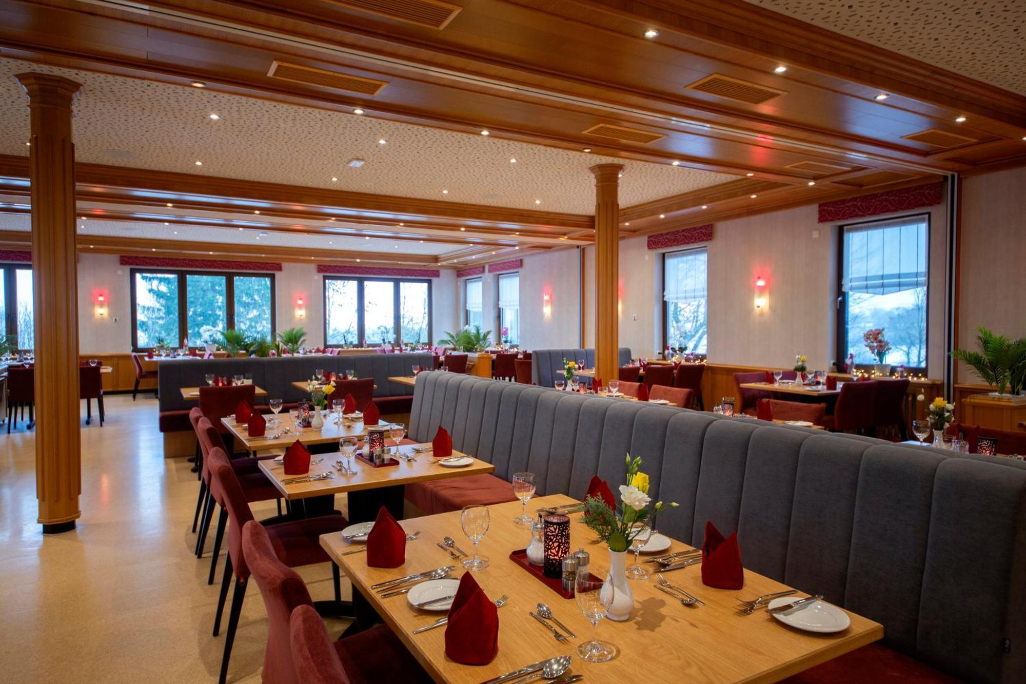 Haus Hubertus Hotel Winterspelt ภายนอก รูปภาพ