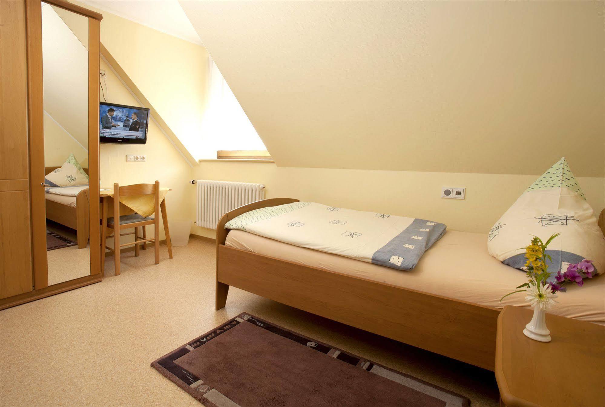 Haus Hubertus Hotel Winterspelt ภายนอก รูปภาพ