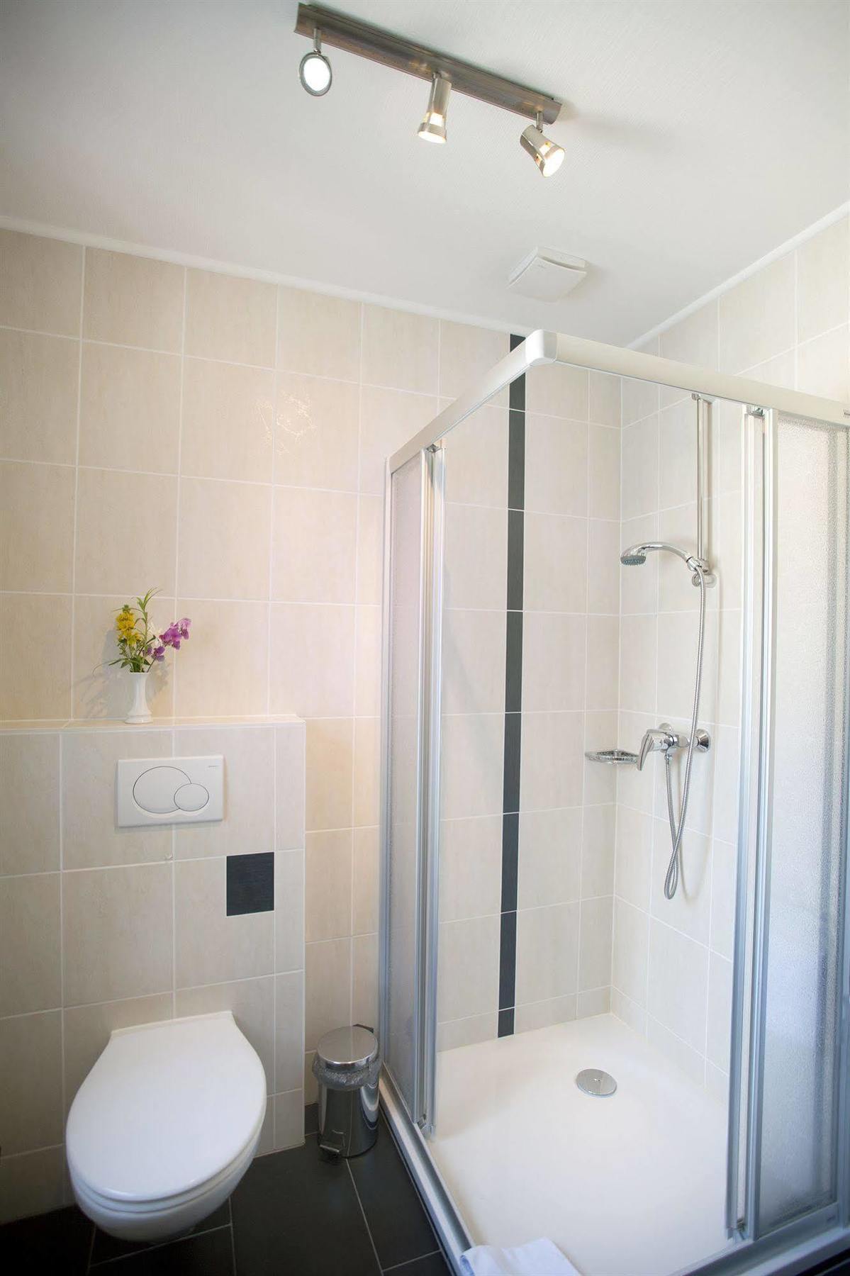 Haus Hubertus Hotel Winterspelt ภายนอก รูปภาพ